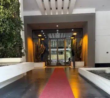 رستوران زنبق