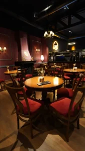 اسپیکر کافه مووی اند مور (7)