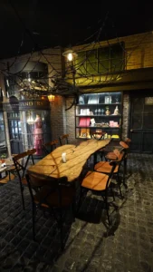 اسپیکر کافه مووی اند مور (9)